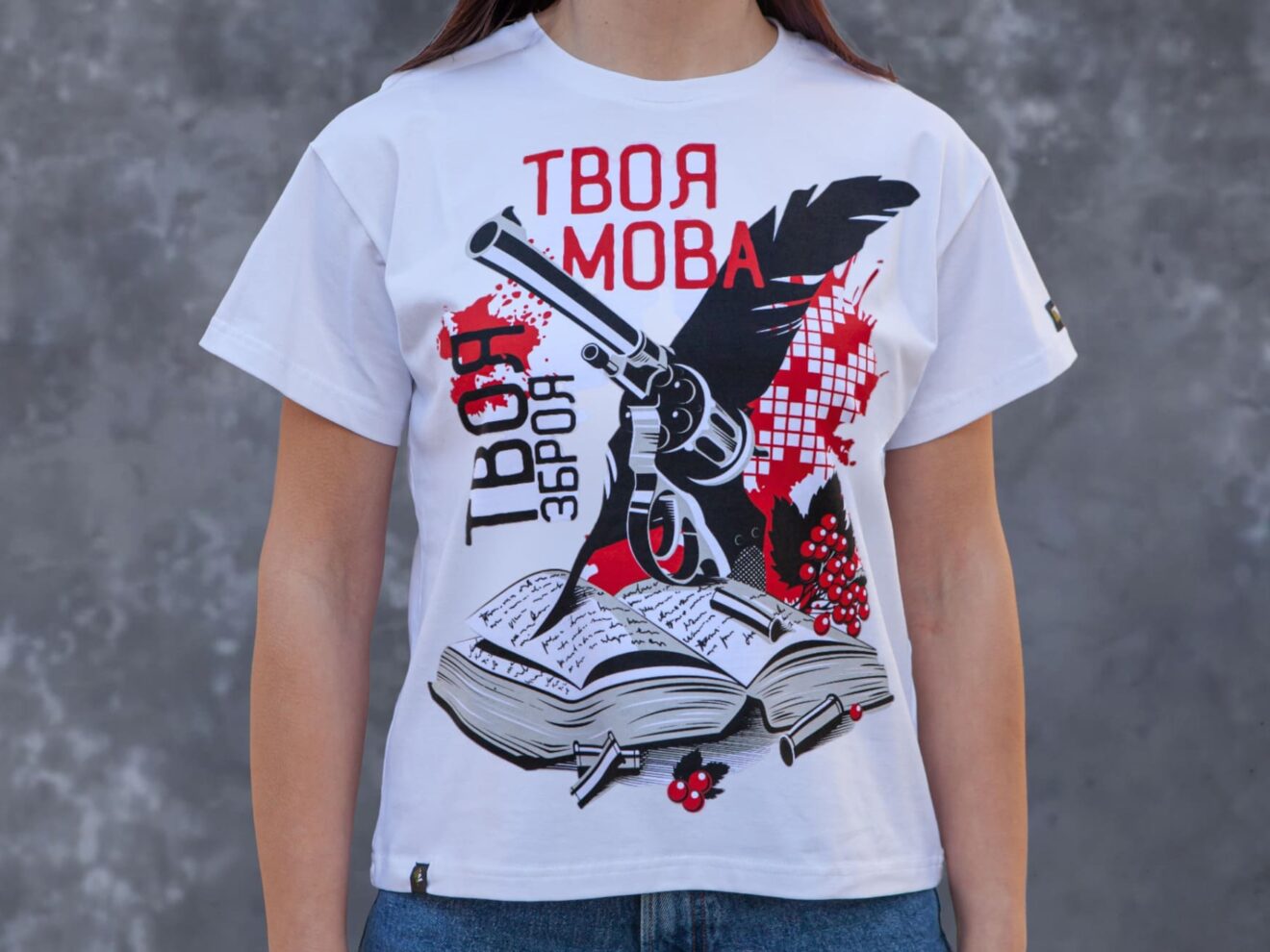 Футболка жіноча Мова-зброя