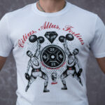 Футболка Світ належить сильним